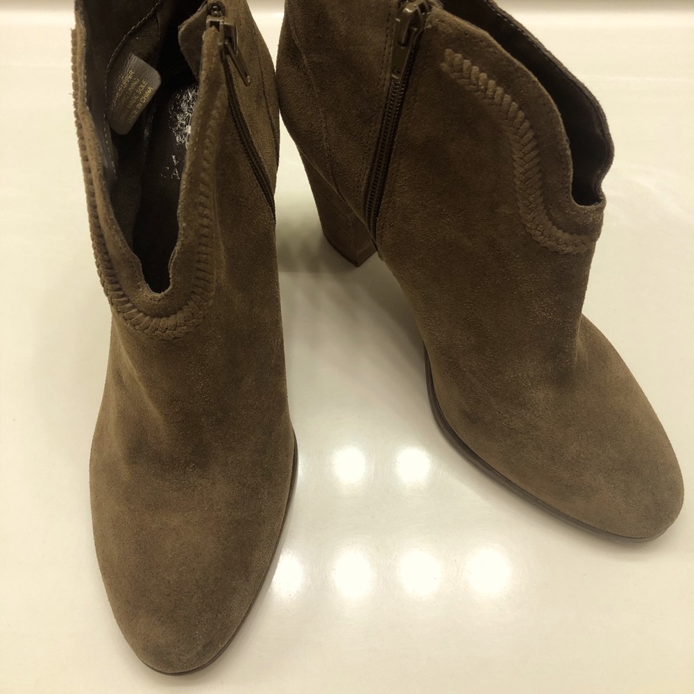 Vince Camuto Brown Heeled Bootie 10